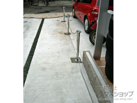 のカーゲート スペースガード（車止め） F48型 埋込式 キー付き 施工例