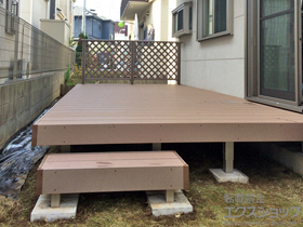 のウッドデッキ レストステージ 幕板納まり＋独立ステップ＋デッキフェンス 施工例