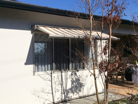 のオーニング・日よけ 彩風C型 手動式 施工例