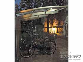 のサイクルポート・駐輪場 レイナポートグランミニ 縦連棟積雪〜20cm対応＋車止めバー 長さ29用×2セット 施工例