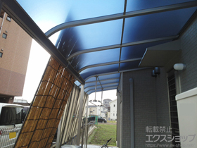 のテラス屋根 ヴェクターテラス R型 テラスタイプ 単体 積雪〜20cm対応＋ヴェクターテラス 片入隅用部品箱＋吊り下げ物干し 上下可動タイプ 着脱式 施工例