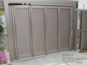 のカーゲート サイドーレＲ4型 片開き 手動タイプ 形材仕様 2522 施工例