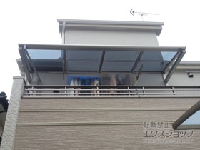 のテラス屋根 ヴェクターテラス F型 ルーフタイプ 単体積雪〜20cm対応＋吊り下げ式物干し 標準 2本入×1 施工例