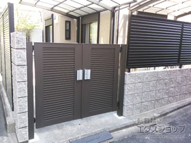 の門扉 ライシス門扉 5型 横目隠し 両開き 柱使用 施工例