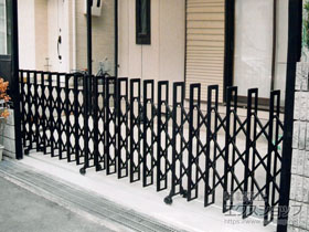 のカーゲート クレディアコー 2型 レールタイプ 片開き 電動式 595Ｓ 施工例