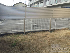 のフェンス・柵 ミエーネフェンス 目隠しルーバータイプ 自由柱施工 施工例