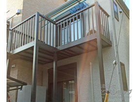 のバルコニー ビューステージHスタイル 縦太格子 単体 柱建て式 施工例