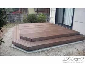 LIXIL リクシル(TOEX)のウッドデッキ 樹ら楽ステージ　木彫タイプ 施工例