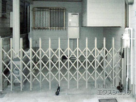 のカーゲート トリップゲート RC型 ノンレール 片開き 30S 施工例