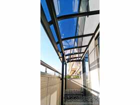 のバルコニー・ベランダ屋根 ヴェクターテラス R型 屋根タイプ 連棟 積雪〜20cm対応 施工例