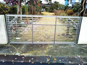 のカーゲート オーバードアS1型 手動式 施工例