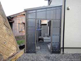 のテラス屋根 ナーラテラス テラスタイプ 連棟 積雪〜20cm対応 台形納まり（L字波板囲い） 施工例