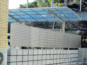 のフェンス・柵 ミエーネフェンス 目隠しルーバータイプ 自由柱施工 施工例