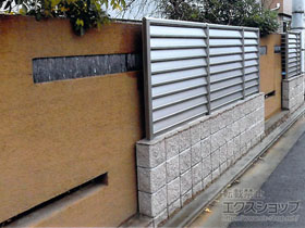 のフェンス・柵 サニーブリーズフェンスA型 間仕切柱 施工例