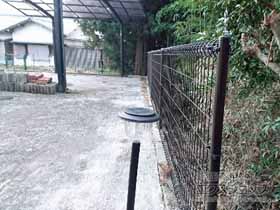 のフェンス・柵 メッシュフェンスM0 間仕切柱 施工例