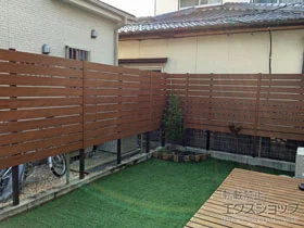 FandFのフェンス・柵・塀 マイティウッド 120板 10段貼 隙間10mm 施工例