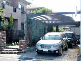 のカーポート マルチスクエア アール屋根 縦連棟 両支持タイプ 積雪〜20cm対応 施工例