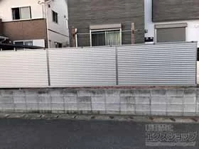 YKKAPのフェンス・柵・塀 レスティナフェンス5型 自由柱 施工例
