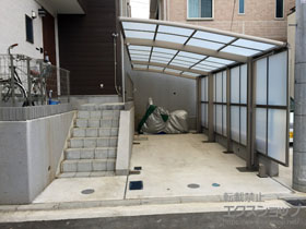 のカーポート ネスカR (ラウンドスタイル) 延長 積雪〜20cm対応＋ネスカR 延長 サイドパネル 施工例