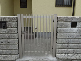 の門扉 レスティン門扉 11型 片開き　門柱使用　外観右吊元 施工例