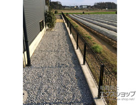 のフェンス・柵 メッシュフェンスG10-R フリー支柱タイプ メーター販売 施工例