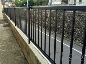 のフェンス・柵 ミエッタフェンス 防犯たて格子タイプ　自由柱タイプ 施工例