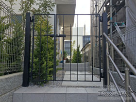 の門扉 ラフィーネ門扉3型 両開き親子 柱使用 施工例