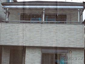 のバルコニー・ベランダ屋根 ヴェクターテラス R型 1500 屋根タイプ 連棟 積雪〜50cm対応＋吊り下げ式物干し 施工例