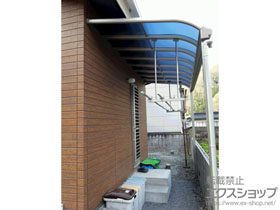 のテラス屋根 プレシオステラス R型 1500 テラスタイプ 単体　積雪〜50cm対応＋吊り下げ物干し 標準 2本入 施工例