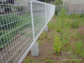 のフェンス・柵 メッシュフェンスM0 間仕切柱 m販売 施工例