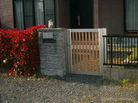 の門扉 ルシアス門扉CS01型 たて太格子 片開き 複合カラー 門柱使用 施工例