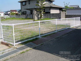 のフェンス・柵 メッシュフェンスM0 間仕切りタイプ 施工例