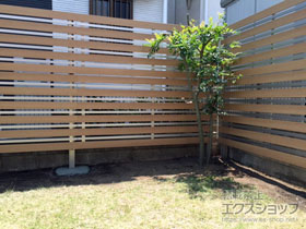 のフェンス・柵 ルシアスフェンスH03型 複合カラー 2段支柱 施工例