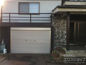 のガレージシャッター ガレージシャッタークワトロ 手動式 外部付タイプ 施工例