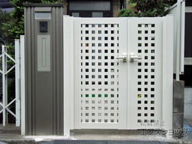 YKKAPの門扉 エクスライン門扉10型 両開き親子 門柱使用 施工例