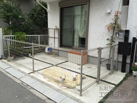 のフェンス・柵 メッシュフェンスM0 間仕切り柱 施工例