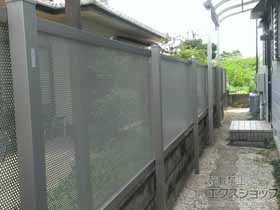 のフェンス・柵 ライシスフェンス 12型 パンチパネル アルミ多段柱使用 施工例