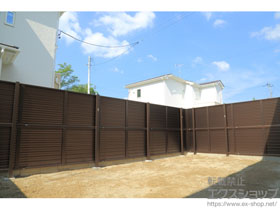 のフェンス・柵 ミエーネフェンス 目隠しルーバー 2段支柱 施工例