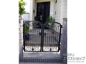 の門扉 フェスタA型 両開き　柱使用 施工例