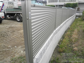 のフェンス・柵 ミエーネフェンス 目隠しルーバータイプ 自由柱施工 施工例