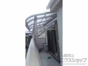 のバルコニー・ベランダ屋根 ヴェクターテラス R型 屋根タイプ 単体 積雪〜20cm対応＋ ヴェクターテラス 吊り下げ式物干し 標準 2本入り×1セット 施工例