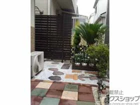 LIXIL(リクシル)のフェンス・柵・塀 セレビューフェンス R3型 多段柱施工 施工例