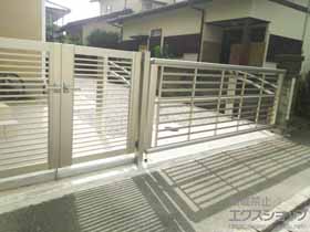 のカーゲート ルシアスアップゲートワイド 3型 横太格子 手動 施工例