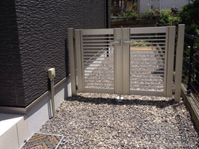 の門扉 エクスライン門扉12型 両開き 門柱使用 施工例