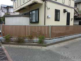 のフェンス・柵 ルシアスフェンスF03型 たて半目隠し 自由柱 施工例