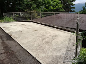 のフェンス・柵 イーネットフェンス2M型 間仕切柱 施工例