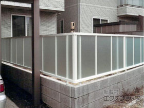 のフェンス・柵 ライシスフェンス P型 ポリカーボネート フリーポールタイプ 施工例