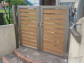 の門扉 セレビュー門扉 RP3型[太横格子] 両開き 門柱式 施工例