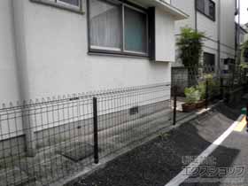 のフェンス・柵 メッシュフェンスG10-R 自在柱 施工例