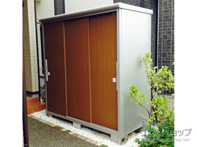 の物置・屋外倉庫 エスモ 一般型 1950×900×1959 ESD-1909AGL-WB 施工例